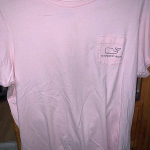 Pink vineyard vines t shirt